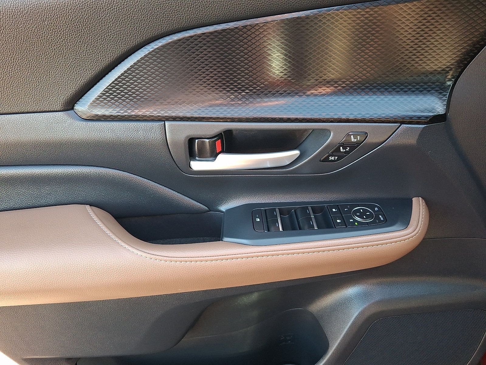 Certified 2026 Toyota Grand Highlander AWD Hybrid image 12