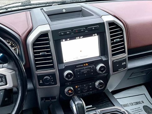 Used 2018 Ford F150 Platinum w/ Equipment Group 701A Luxury image 6