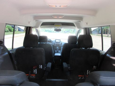 Used 2022 Ford Transit Connect XLT FWD image 17