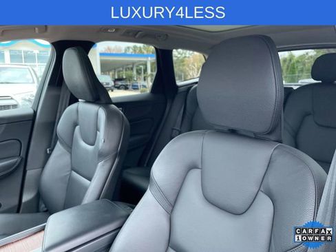Used 2023 Volvo XC60 B5 Plus image 14