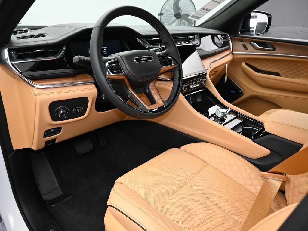 New 2025 Jeep Grand Cherokee Summit AWD/4WD image 10