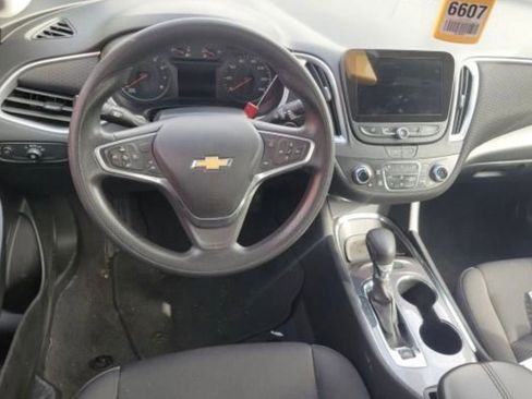 Used 2023 Chevrolet Malibu LT image 3