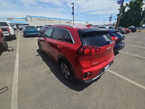 Used 2022 Kia Niro LXS FWD image 6