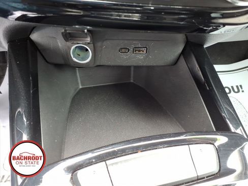 Used 2025 Chevrolet Trax LT w/ LT Convenience Package FWD image 12