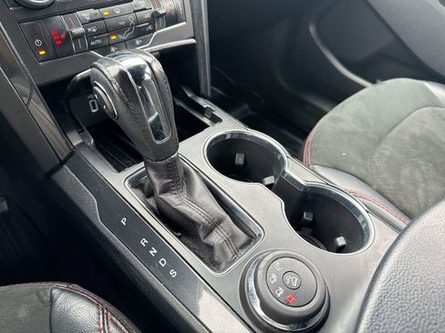 Used 2018 Ford Explorer XLT w/ Equipment Group 202A image 20
