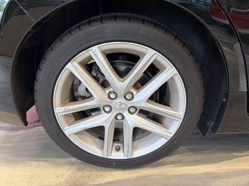 Used 2015 Lexus CT 200h FWD image 23