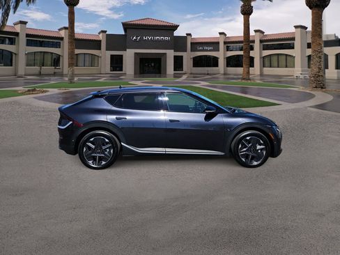 Used 2025 Kia EV6 Light w/ Light LR Technology Package RWD image 9