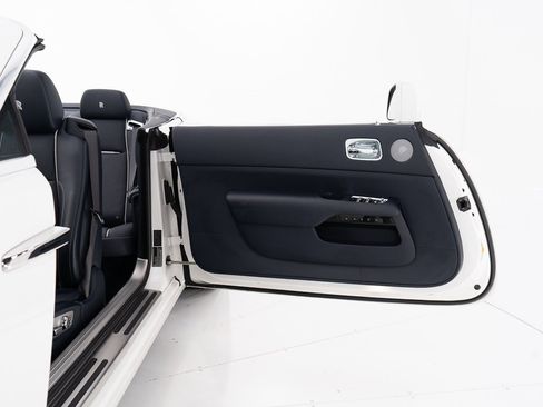 Certified 2018 Rolls-Royce Dawn image 18