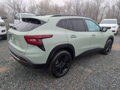 Used 2024 Chevrolet Trax ACTIV w/ Driver Confidence Package image 5