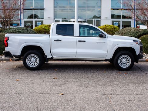 Used 2023 Chevrolet Colorado W/T image 1