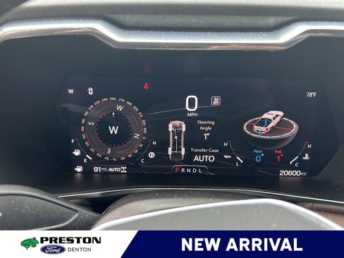 Used 2024 GMC Canyon Denali AWD/4WD image 11