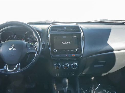 Used 2021 Mitsubishi Outlander Sport SE image 12