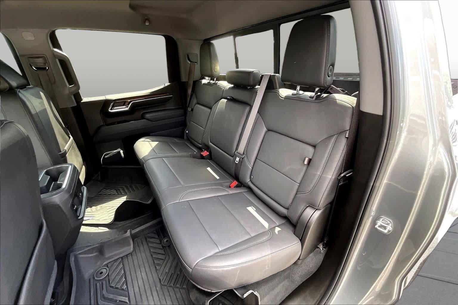 Used 2025 Chevrolet Silverado 1500 LT Trail Boss w/ Convenience Package II AWD/4WD image 48