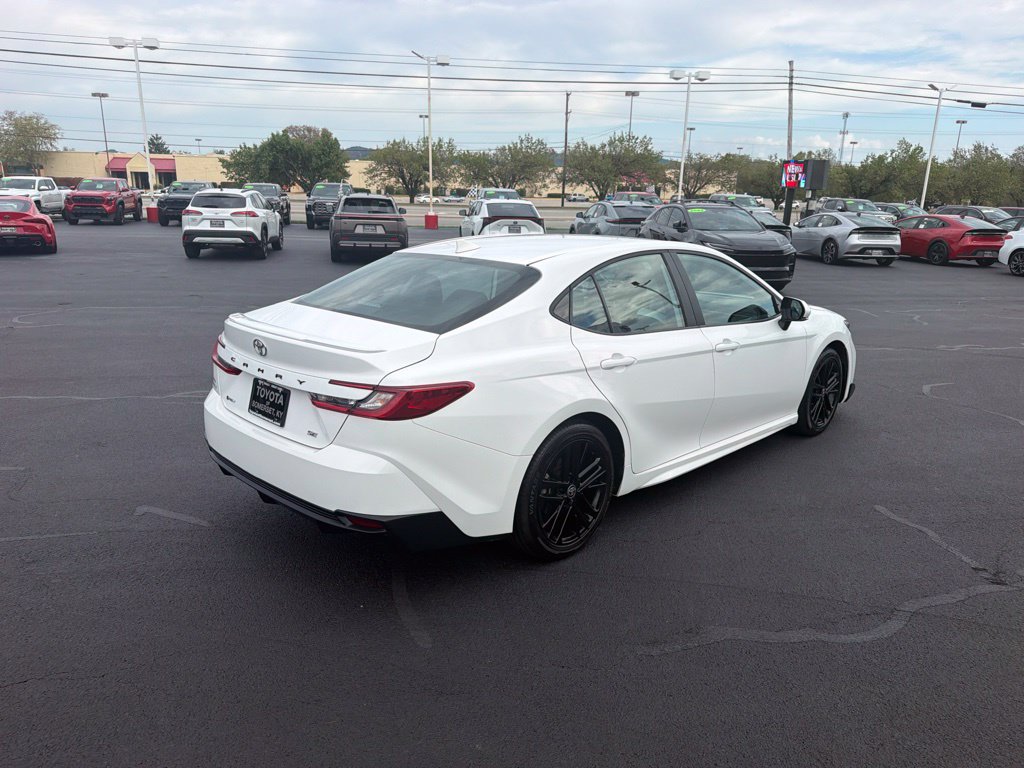 Used 2025 Toyota Camry SE FWD image 5