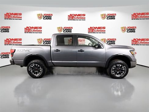 Used 2024 Nissan Titan PRO-4X image 18