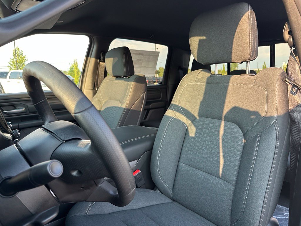 New 2026 RAM 1500 Express AWD/4WD image 37