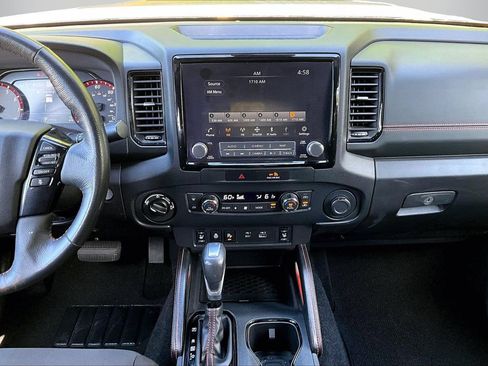 Used 2022 Nissan Frontier PRO-4X AWD/4WD image 11