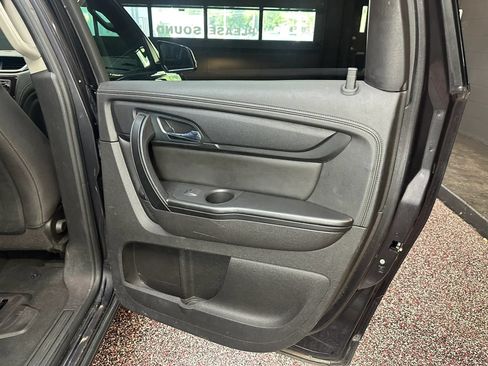 Used 2016 Chevrolet Traverse LT w/ Style and Technology Package FWD image 29