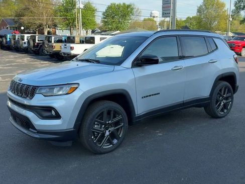 New 2026 Jeep Compass Latitude image 3