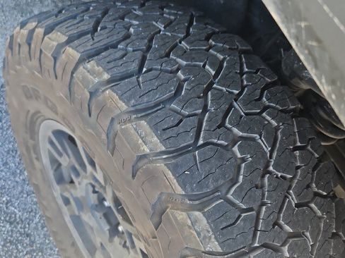 Used 2021 Toyota Tacoma TRD Off-Road image 5