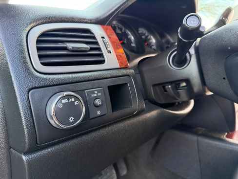 Used 2013 Chevrolet Tahoe LTZ image 12