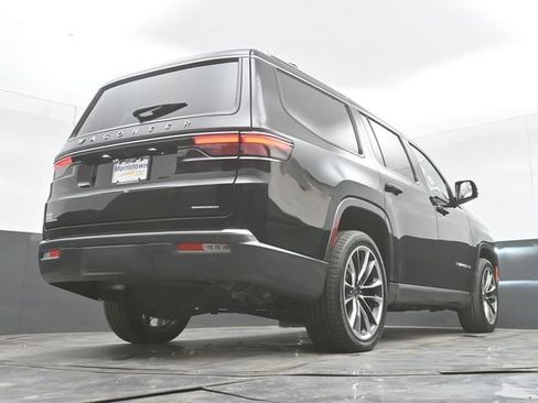Used 2022 Jeep Wagoneer Series III w/ Premium Group I AWD/4WD image 48