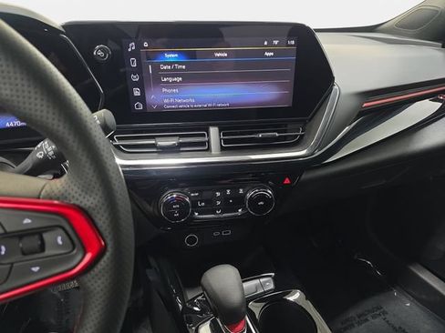 Used 2025 Chevrolet Trax RS w/ Driver Confidence Package FWD image 20