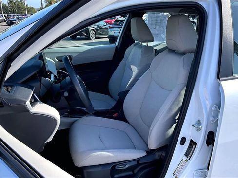 Used 2025 Toyota Corolla Cross L FWD image 7