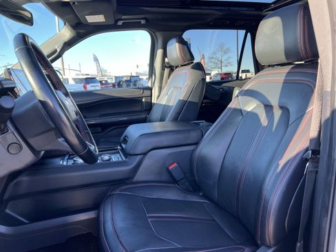 Used 2023 Ford Expedition Limited image 13