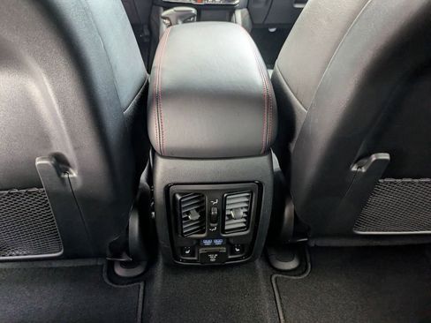 Used 2024 Dodge Durango GT image 29