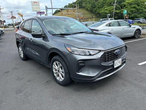 Used 2025 Ford Escape Active AWD/4WD image 2