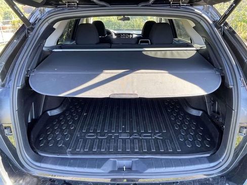 Used 2023 Subaru Outback Premium image 8