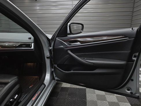 Used 2019 BMW 530i xDrive w/ Convenience Package AWD/4WD image 35