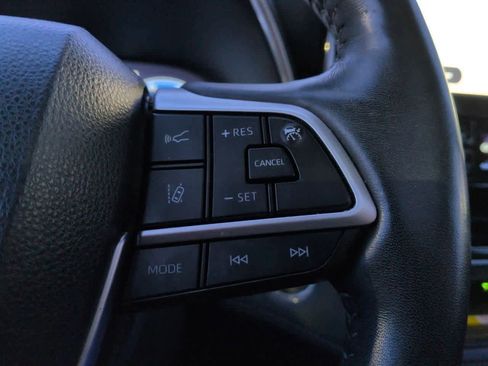 Used 2023 Toyota Highlander Platinum image 25