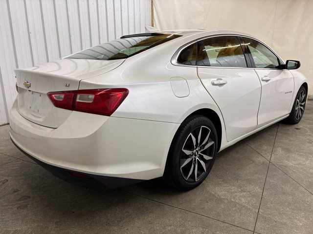 Used 2018 Chevrolet Malibu LT w/ Leather Package FWD image 5