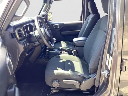 Used 2018 Jeep Wrangler Unlimited Sport S AWD/4WD image 9