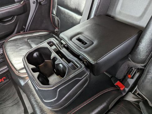 Used 2019 Jeep Wrangler Unlimited Rubicon image 41