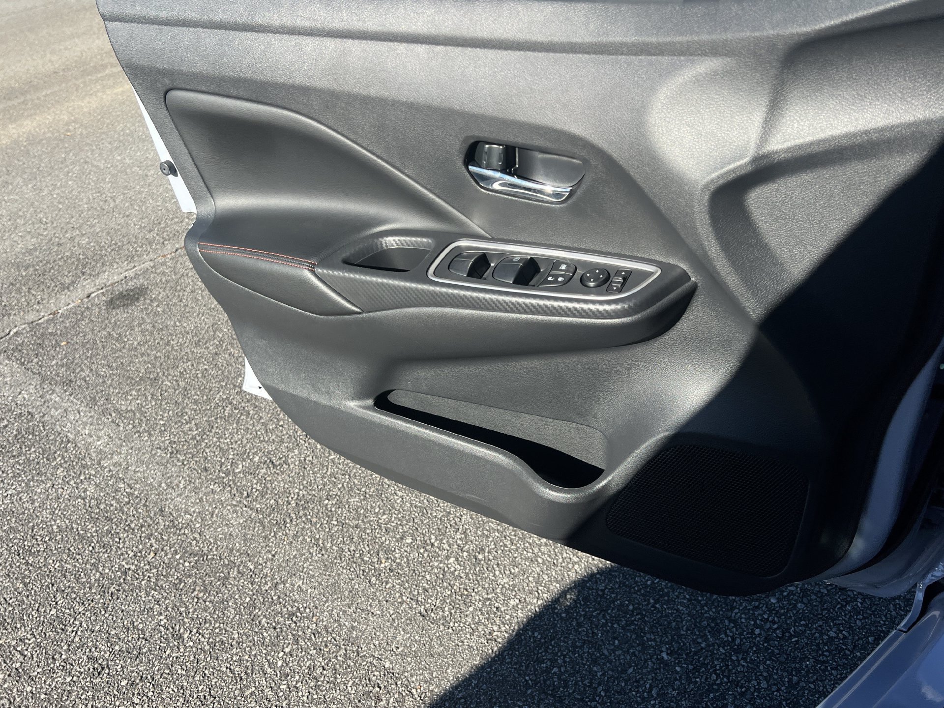 Used 2025 Nissan Versa SR w/ Trunk Package FWD image 13