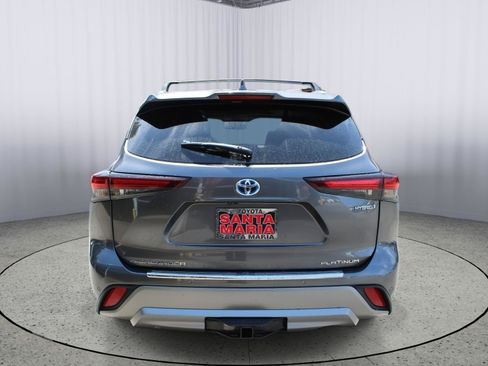Used 2024 Toyota Highlander Platinum AWD/4WD image 6