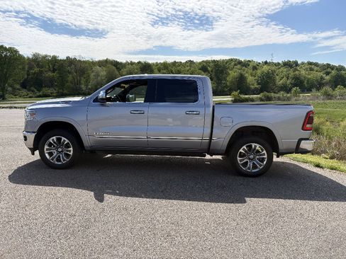 Used 2022 RAM 1500 Limited w/ Cold Weather Group AWD/4WD image 2
