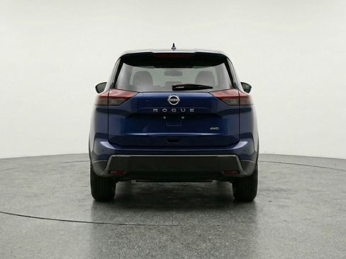 Used 2025 Nissan Rogue SV AWD/4WD image 6