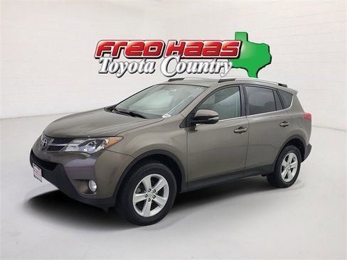Used 2013 Toyota RAV4 XLE image 1