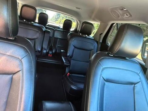 Used 2024 Ford Explorer Limited AWD/4WD image 5