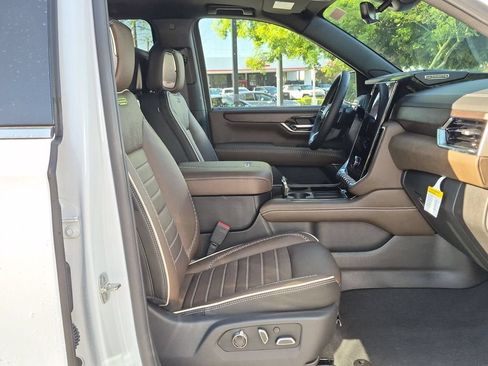 New 2026 GMC Yukon XL Denali Ultimate AWD/4WD image 25