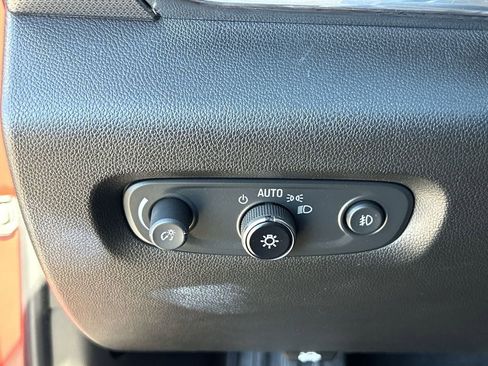 Used 2020 Chevrolet Traverse Premier image 18