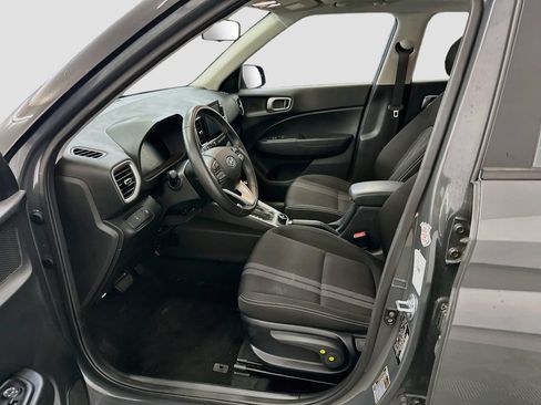 Used 2025 Hyundai Venue SEL FWD image 13