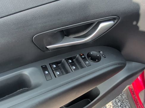Used 2025 Hyundai Tucson SEL FWD image 16