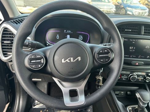 Used 2025 Kia Soul LX w/ LX Technology Package image 31