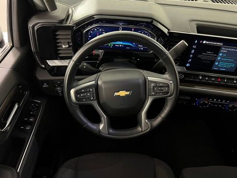 Used 2025 Chevrolet Silverado 3500 LT w/ Convenience Package image 13