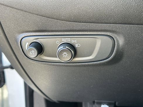 Used 2022 Chevrolet Equinox LS w/ LS Convenience Package image 29